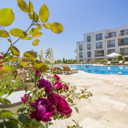 Apartment In Diamond Complex